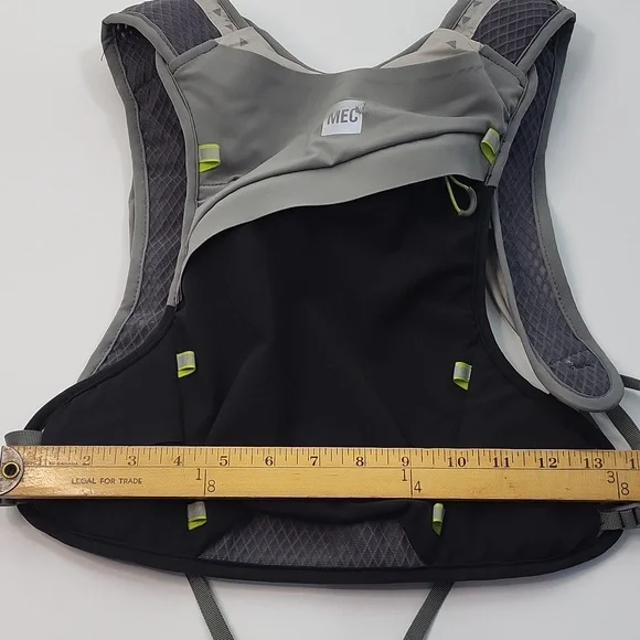 MEC Hydration Backpack - Picture 5 of 6